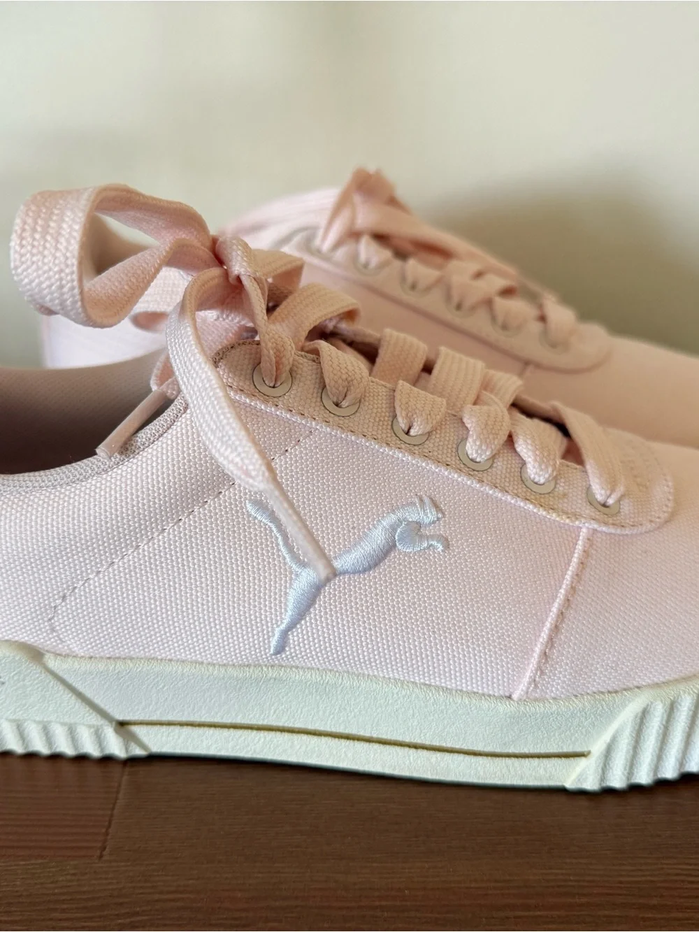 Puma Soft Foam Carina Summer Cat Shoes Casual Pink and White Women's size 7